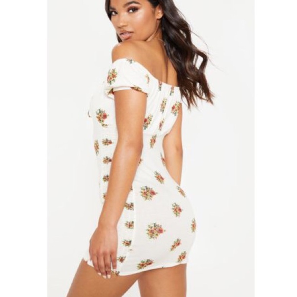 Pretty Little Thing Floral Sleeveless Bodycon Dress With Centered Knot In White